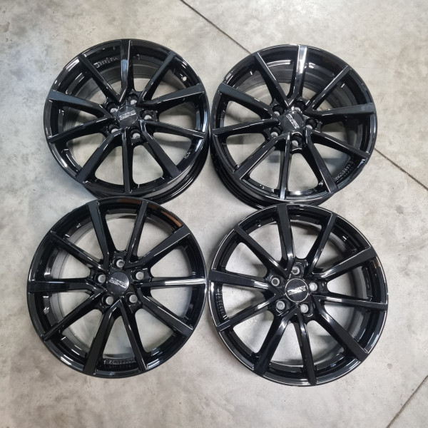 5x108 R17 7.0J ET42 70.1 diamond-black ANZIO Vector