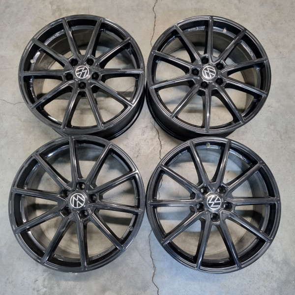 5x112 R19 8.0J ET52? 66