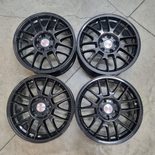 5x112 R17 8.0J ET35 57.1 OZ-krúžky kovové