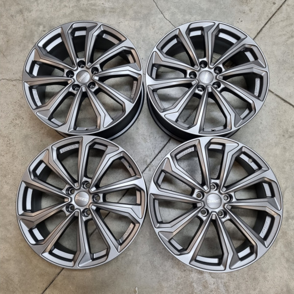 5x114.3 R19 7.5J ET54.5 67.1 DEZENT KS Graphite
