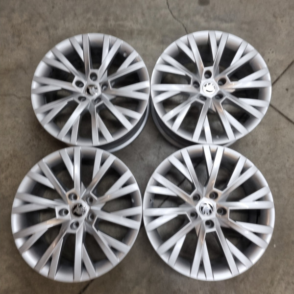 5x112 R18 8.0J ET44 57.1