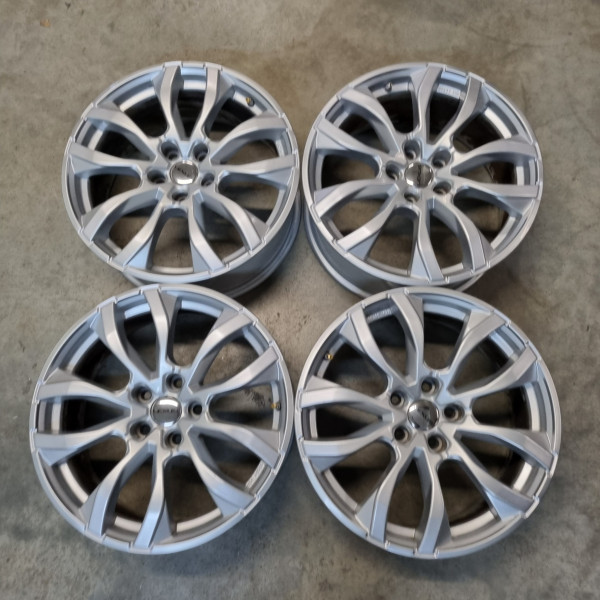 5x114.3 R18 8.0J ET45 72.5