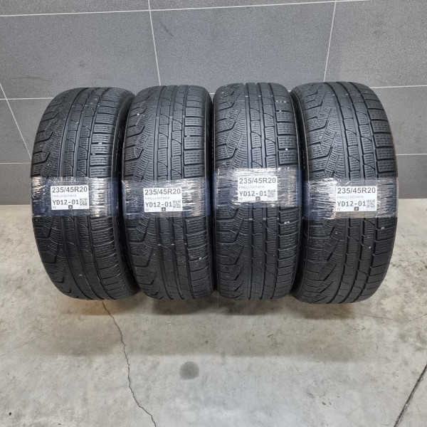 235/45R20 PIRELLI DOT4918
