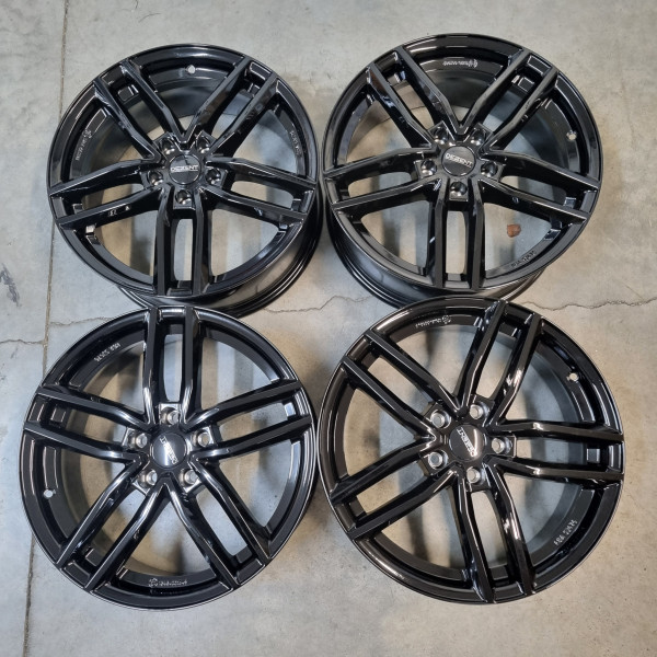 5x112 R18 7.5J ET48 57.1 black DEZENT TR