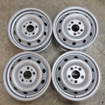 5x118 R15 6.0J ET68 71 možno nie sú všetky ET rovnaké !!!