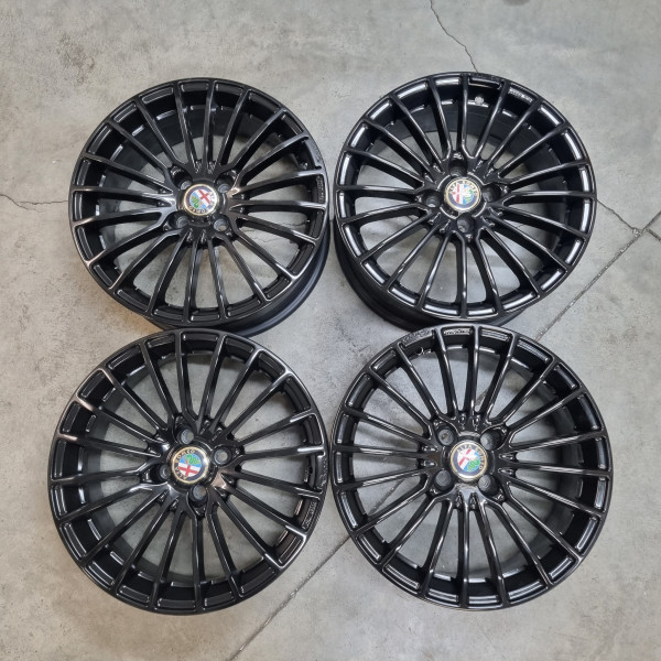 4x98 R17 7.0J ET35 58.1 / REZM do 30.03. 441005