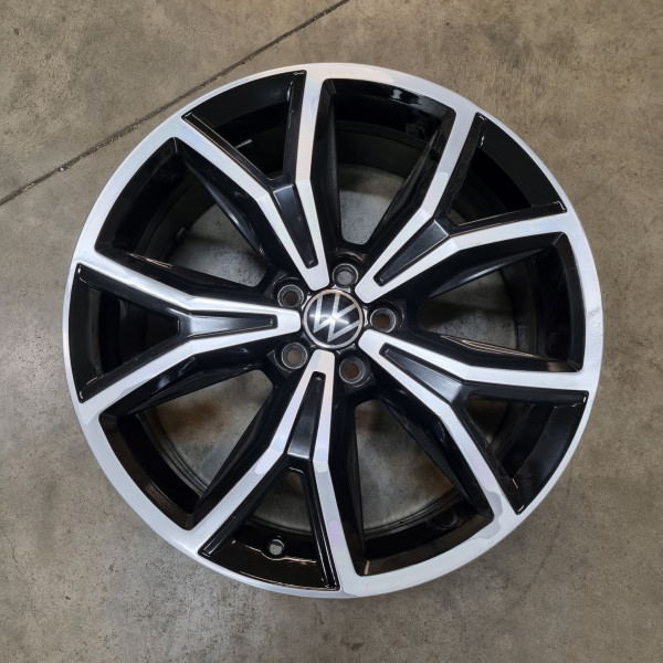 5x100 R18 7.0J ET39 57.1