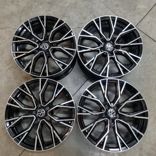 5x112 R19 8.5J ET40 66.6 Black/polished AEZ Toronto