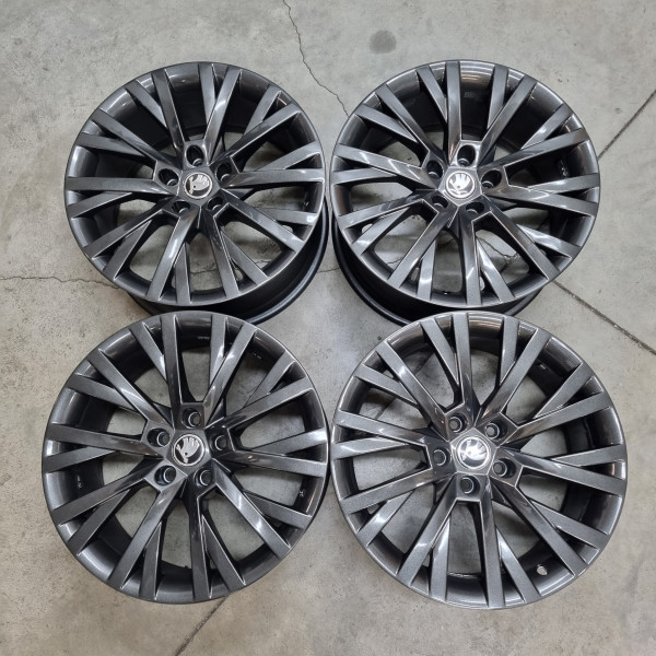 5x112 R18 8.0J ET44 57.1