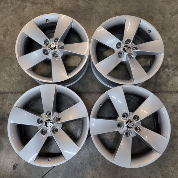 5x112 R17 7.0J ET45 57.1