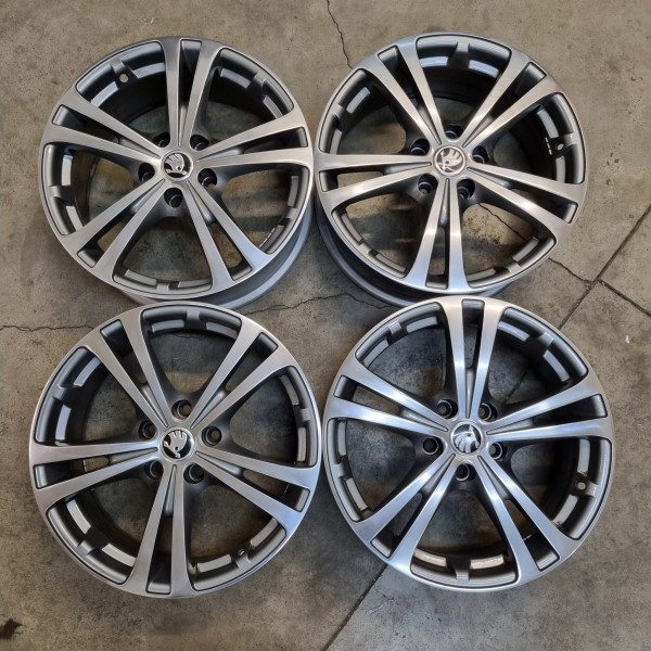 5x112 R17 7.0J ET43 57.1
