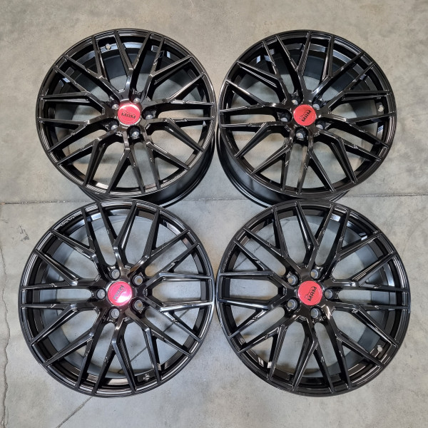 5x112 R18 8.0J ET30 72.6 Black Painted MAM RS4