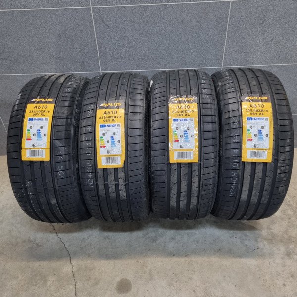 235/40R19 Aplus A610 96Y XL DOT 0326