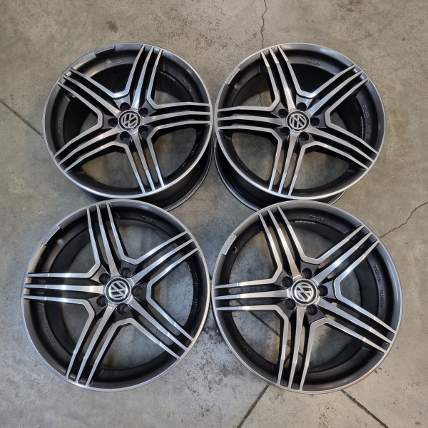 5x100 R18 8.5J ET30 63.4
