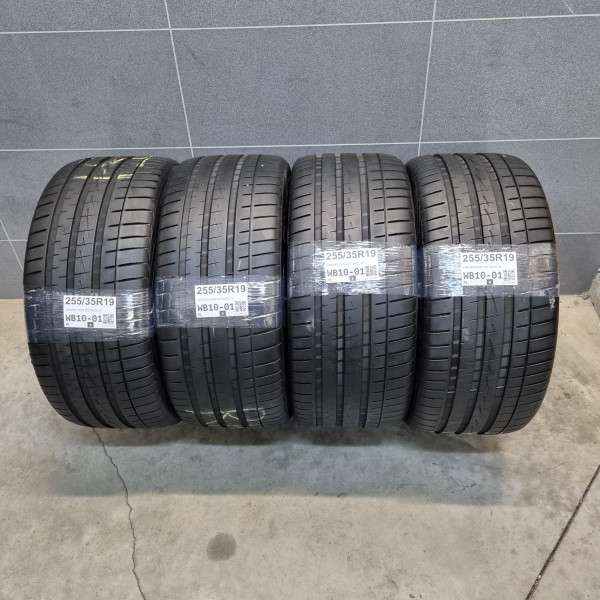 255/35R19 VREDESTEIN DOT0422,19
