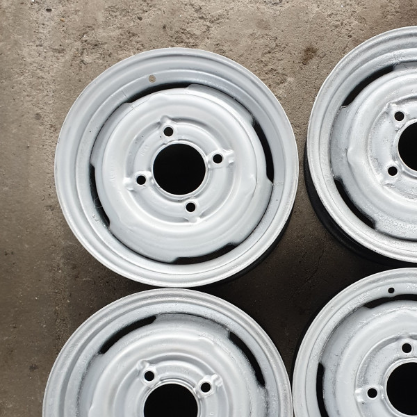 4x130 R14 4.5J ET? 80