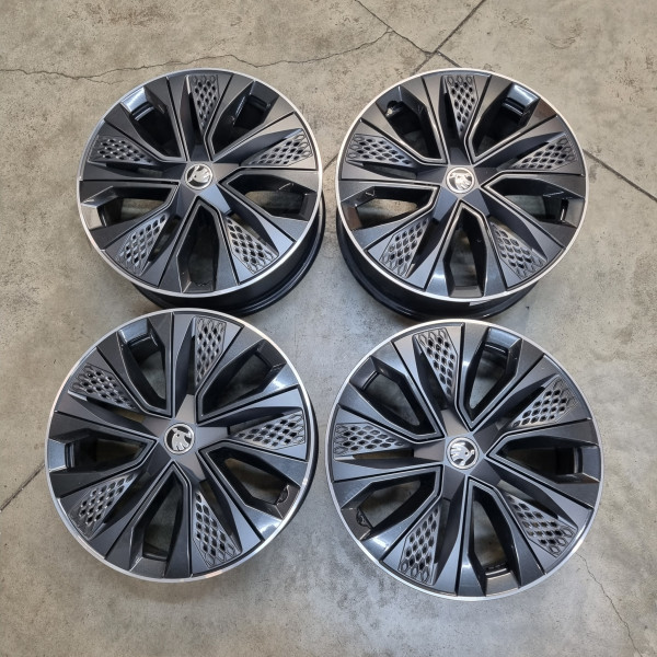 5X112 R18 7.0J ET 45 57.1