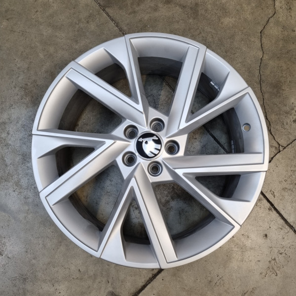 5x100 R18 7.0J ET39 57.1
