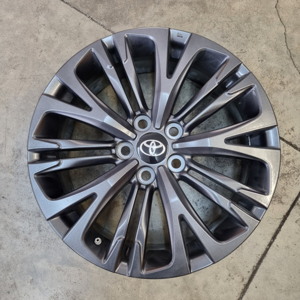 5x114.3 R18 7.0J ET50 60.1