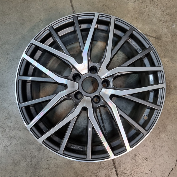 5x112 R19 8.0J ET21 66.6