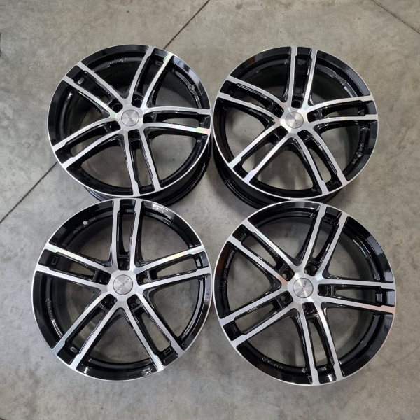 5x114.3 R17 7J ET39 60.1 Dezent TZ Dark