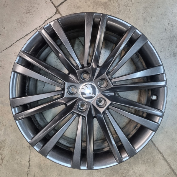 5x112 R19 8.0J ET44 57.1