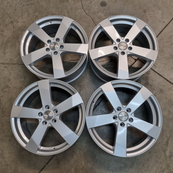 5x108 R18 7.5J ET48 70.1 DEZENT TD Silver