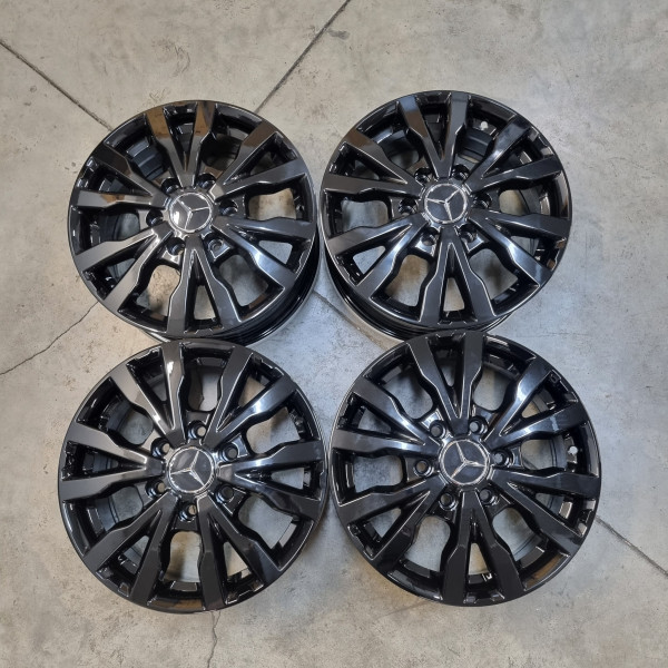 6x130 R16 6.5J ET54 84.1 Carbonado Hero BG