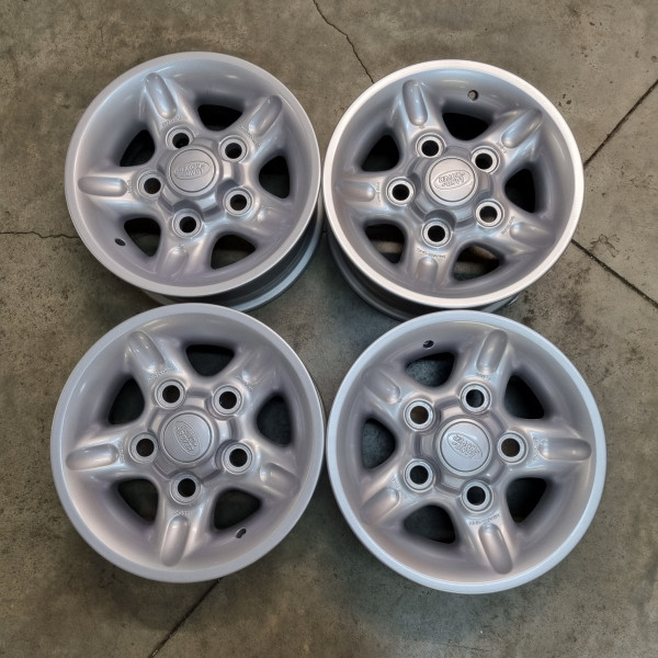 5x165.1 R16 7.0J ET33 114.3
