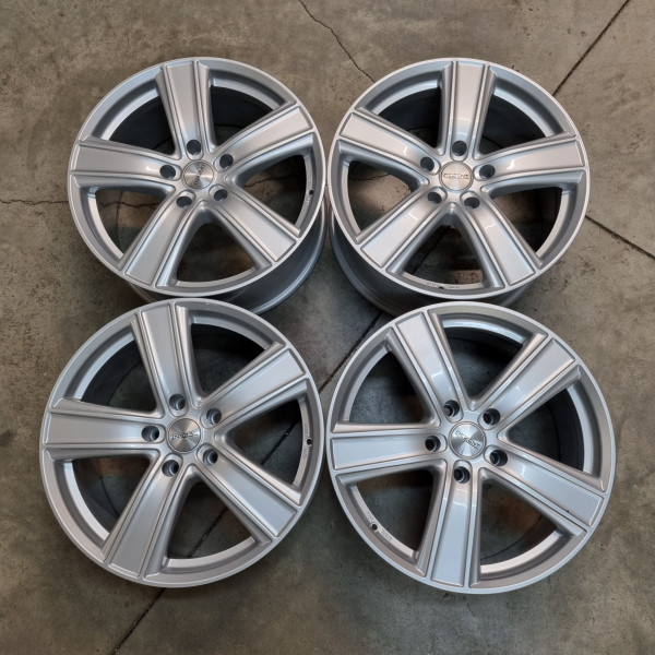 5x127 R19 8.5J ET40 71.6 DEZENT TH Silver