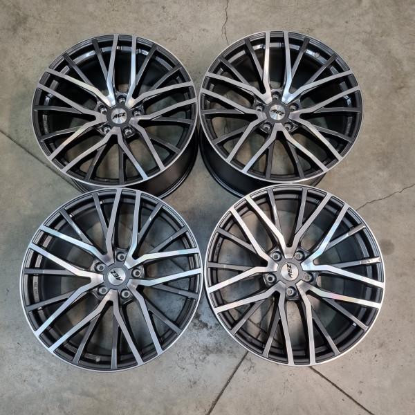 5x112 R19 8.0J ET21 66.6 AEZ Panama dark