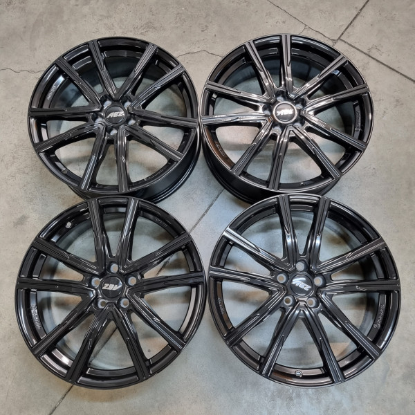 5x108 R19 7.0J ET47.5 63.3 AEZ Montreal black
