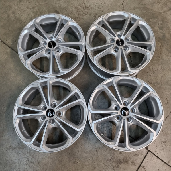 5x105 R17 7J ET42 56.6 MAK HESSEN Silver