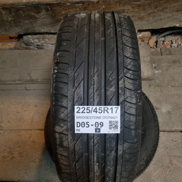 225/45R17 BRIDGESTONE DOT4421
