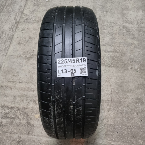 225/45R19 BRIDGESTONE DOT0519