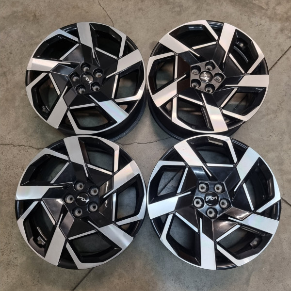 5x114.3 R20 8.5J ET54 67.1