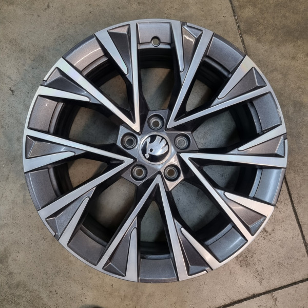 5x112 R18 8.0J ET44 57.1