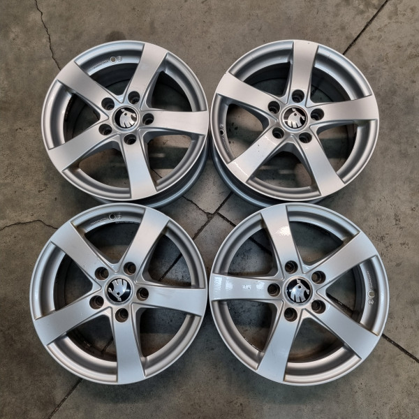 5x112 R15 6.0J ET47 57.1
