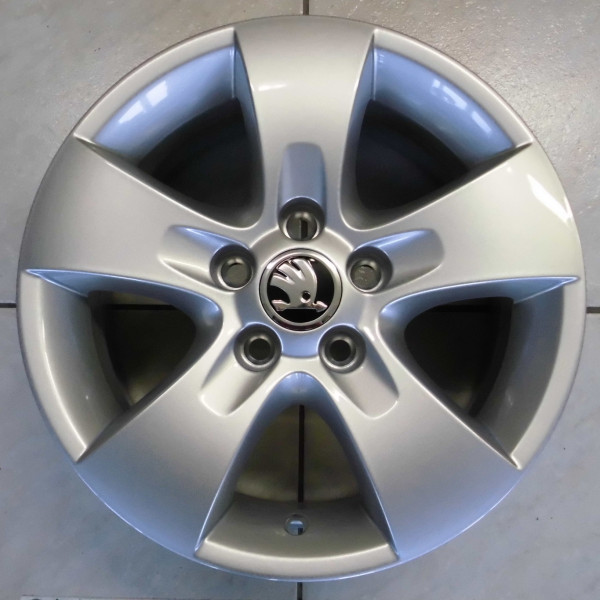 ŠKODA FABIA / ROOMSTER 6x14 5x100 ET37 57.1 SILVER niesu