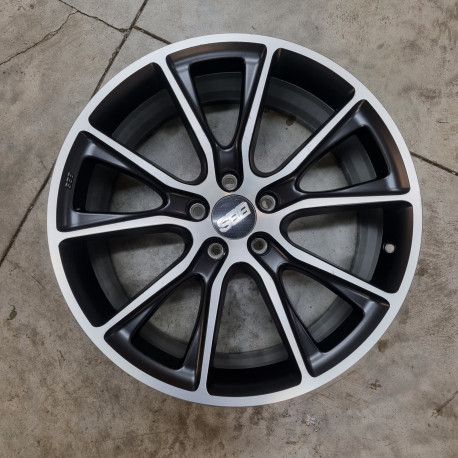 5x120 R20 9.0J ET35 82