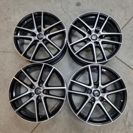 ANZIO SPLIT 8x18 5x114.3 ET35 70.1 SCHWARZ POLISHED