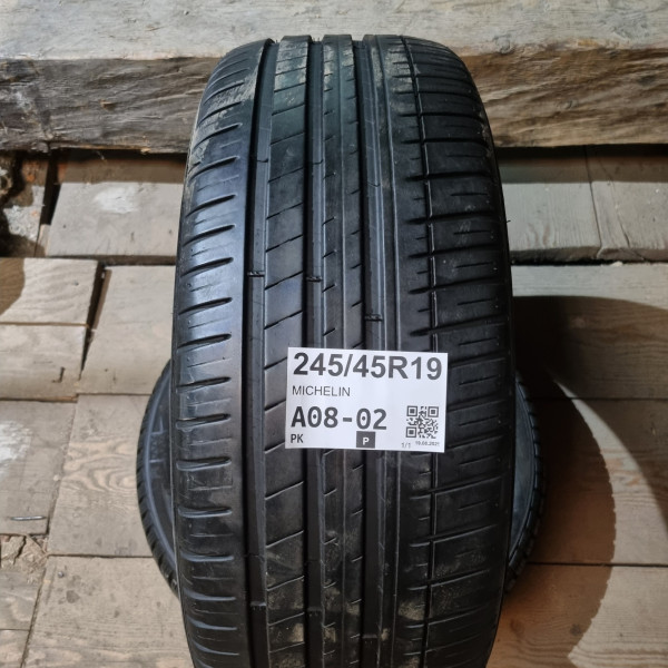 245/45R19 MICHELIN