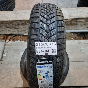 215/70R16 GOODYEAR DOT4522