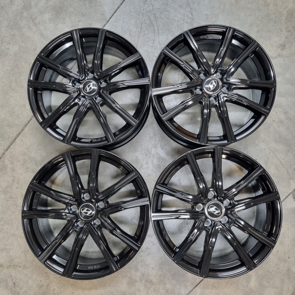 5x114.3 R18 7.5J ET45 76.1 Black AEZ Montreal