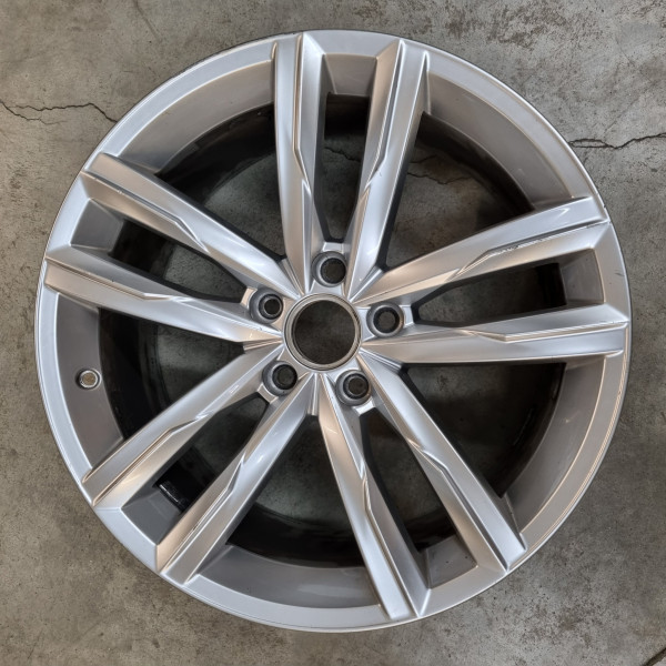 5x112 R18 8.0J ET44 57.1
